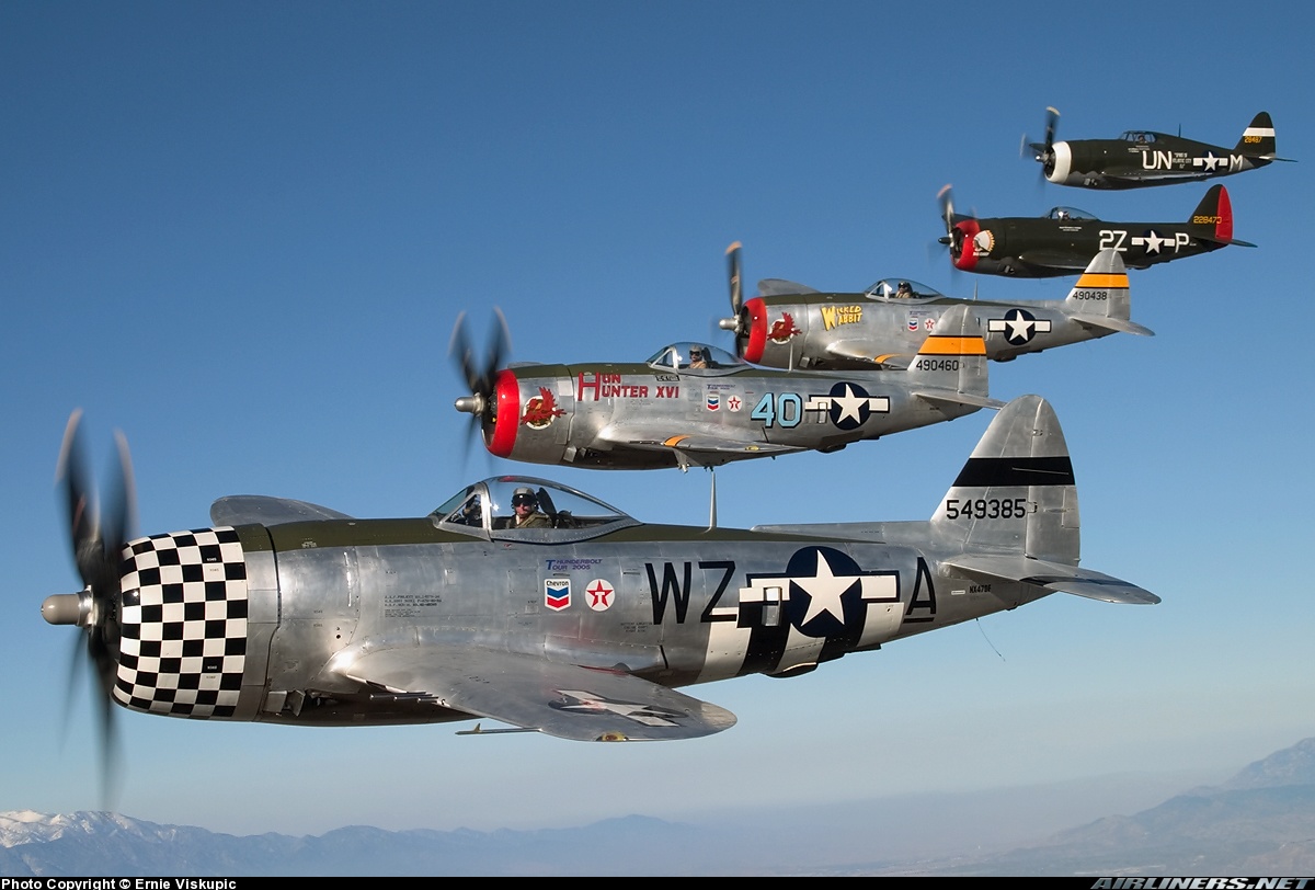 "เครื่องบิน P-47 ธันเดอร์โบลต์ เครื่องบินรบสมัยสงครามโลกครั้งที่ 2" 